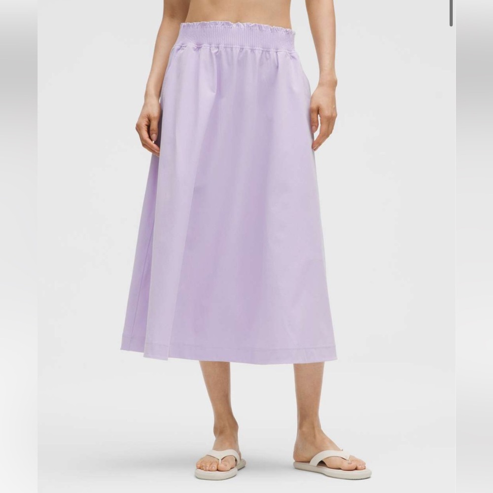 Lululemon Sterch Woven Ruffle Waist Midi Skirt in lavender frost